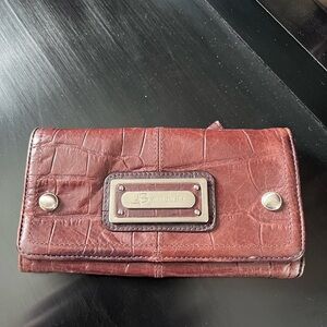 B. Makowsky trifold wallet